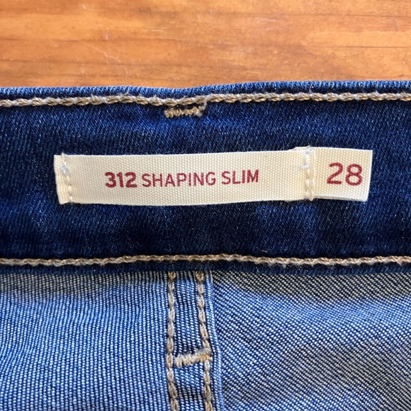 Levi's 312 Shaping Slim Women's Jeans - Picture 6 of 7